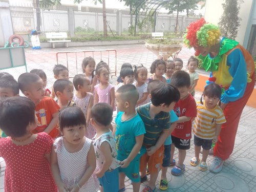 Các bạn nhỏ lớp mẫu giáo bé C2 tham dự :   Ngày hội bong bóng - Chào mừng bé đến trường 